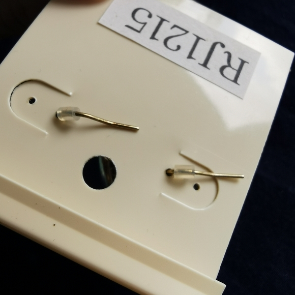 2⃣/💰15 Relic Earrings - Picture 4 of 4